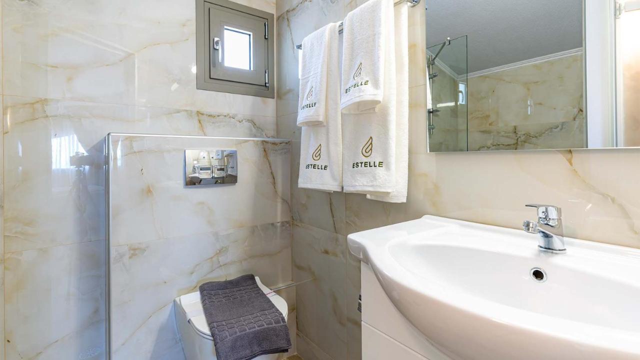 Estelle Family Luxury Apartments & Suites Gerakini Exterior photo